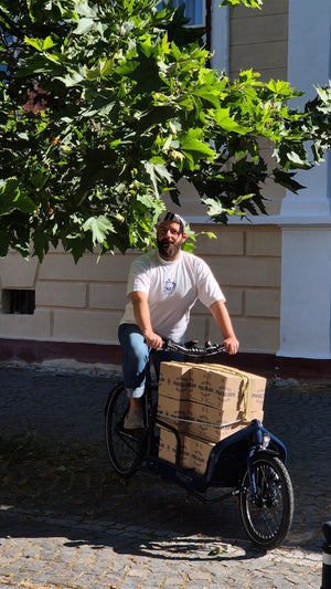 Pușcălupi în turneu pe bicicletă