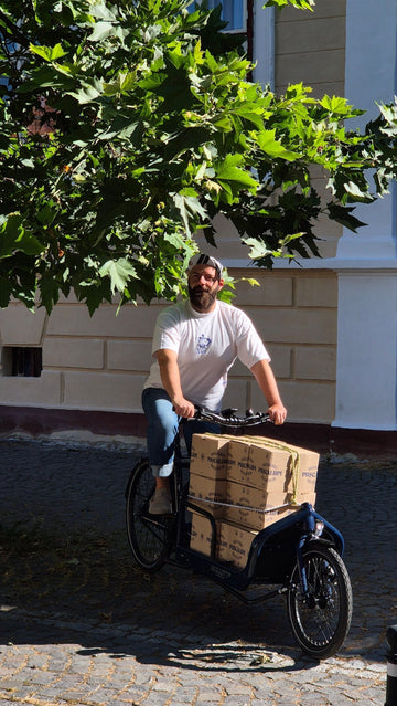 Pușcălupi în turneu pe bicicletă